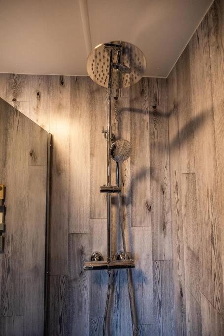 The Woodland Lodge - Wood Fired Hot Tub And Firepit Hambleton Extérieur photo
